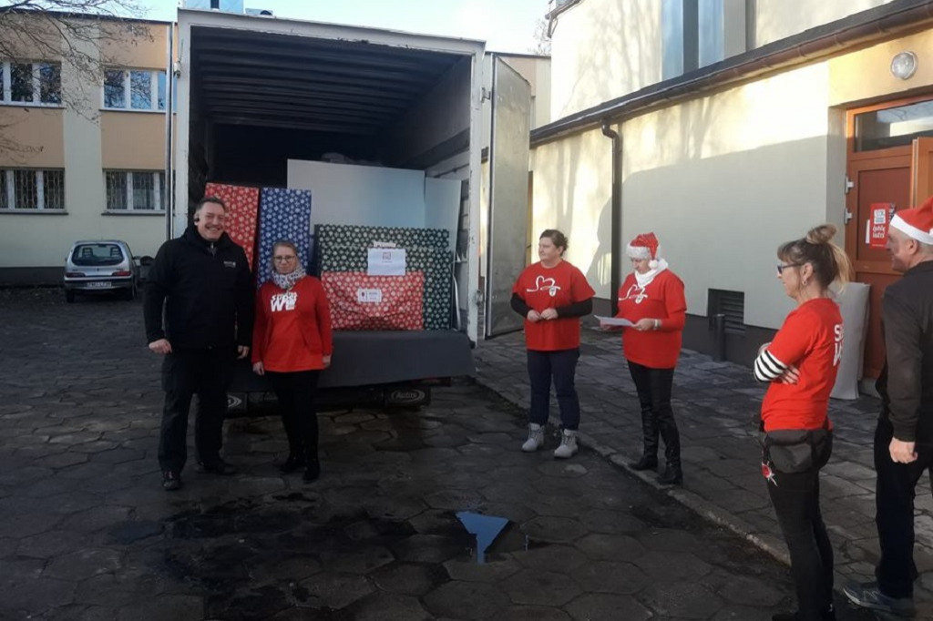 Pierwsze paczki trafiły do potrzebujących