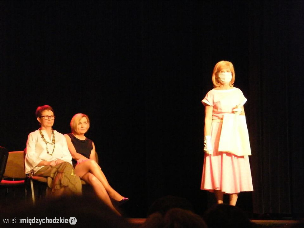 Zwykli ludzie-spektakl teatralny