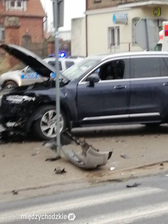 Kolizja drogowa w Sierakowie