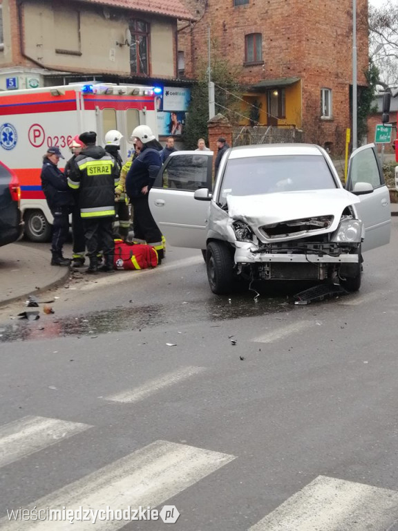 Kolizja drogowa w Sierakowie
