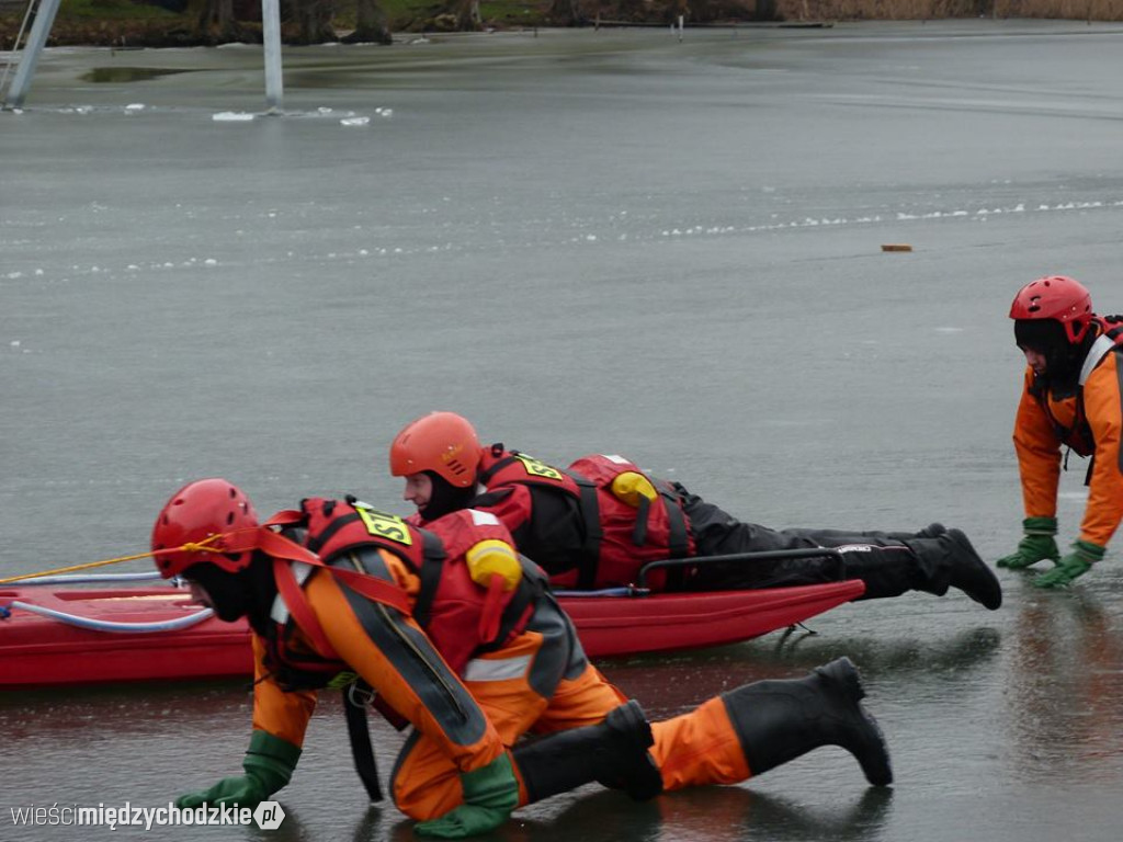 Ćwiczenia z ratownictwa lodowego