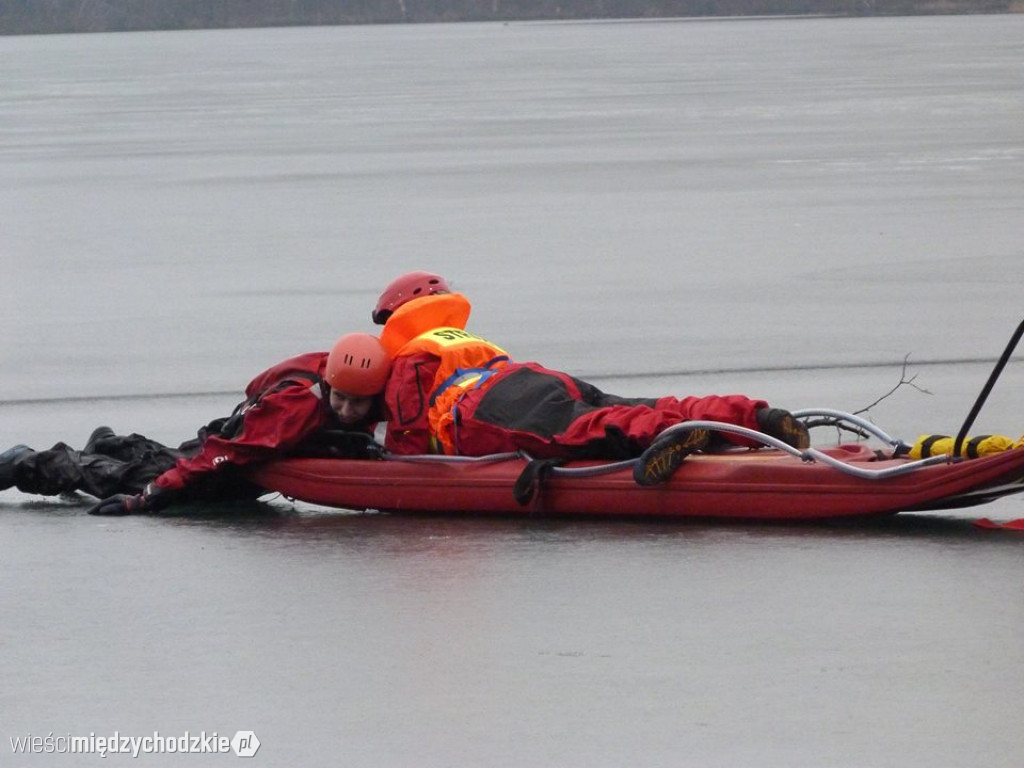 Ćwiczenia z ratownictwa lodowego