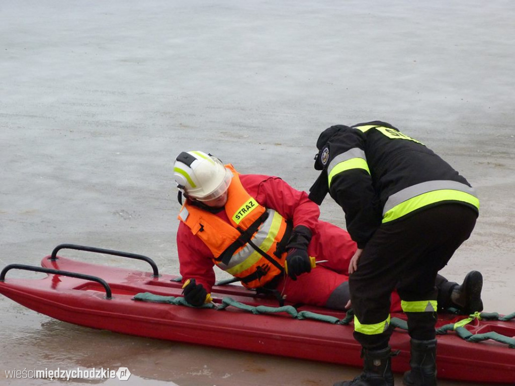Ćwiczenia z ratownictwa lodowego