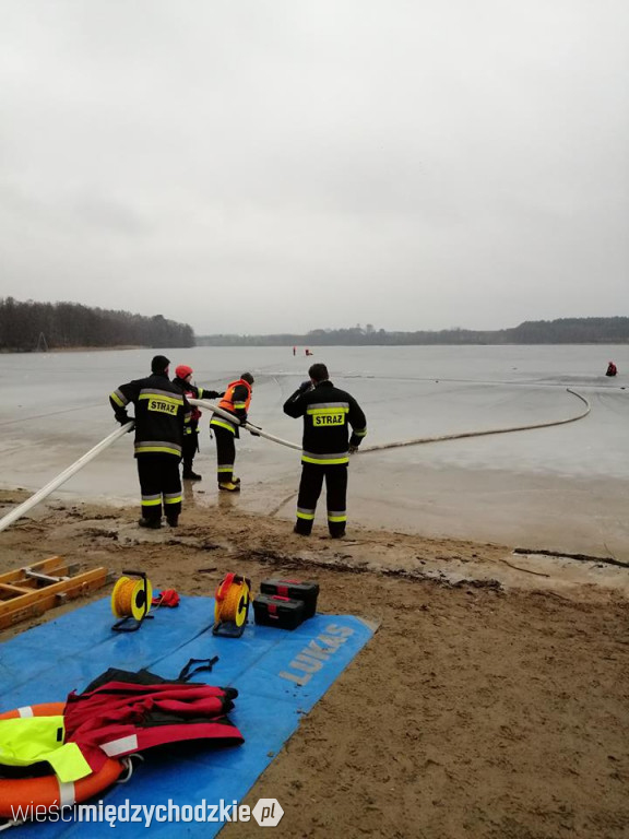 Ćwiczenia z ratownictwa lodowego