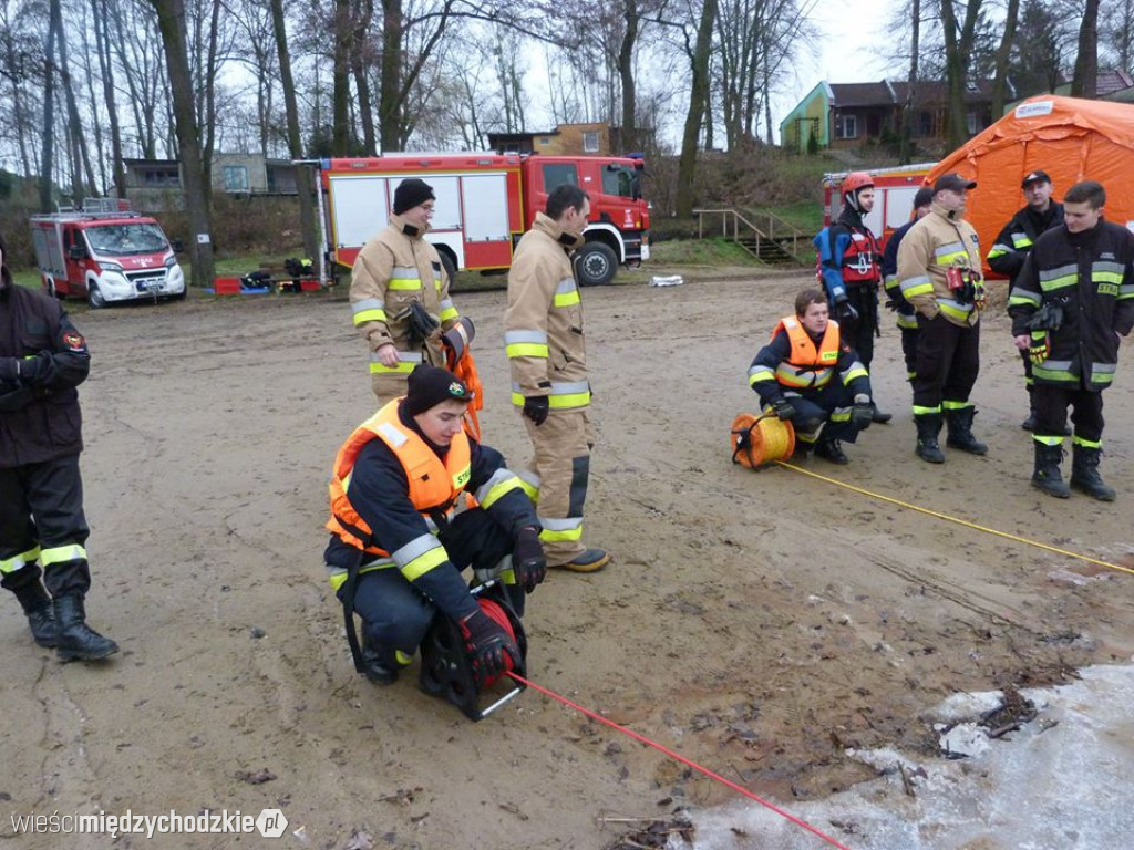 Ćwiczenia z ratownictwa lodowego