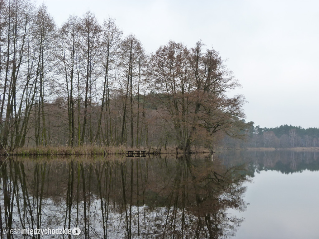 Dzień nad jeziorami