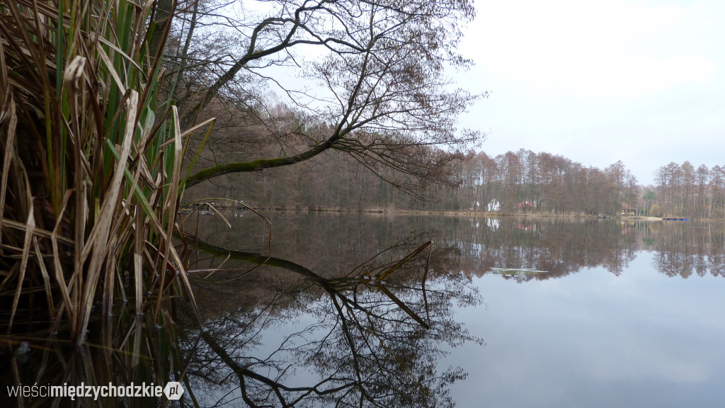 Dzień nad jeziorami