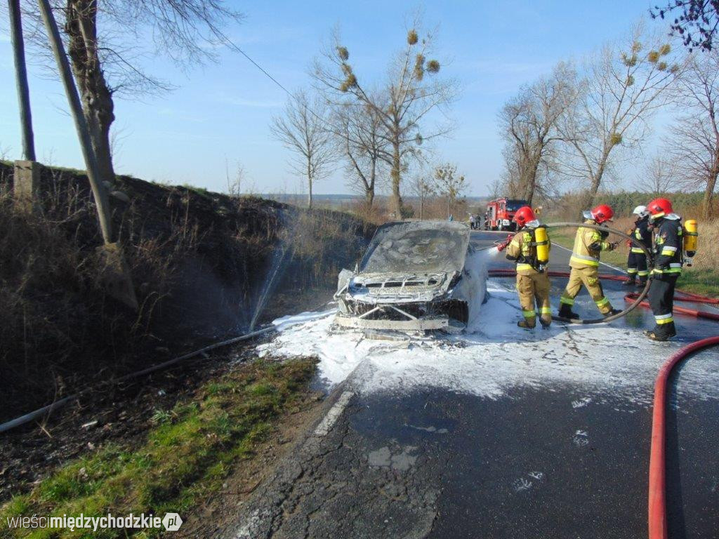 Pożar pojazdu i wypadek drogowy