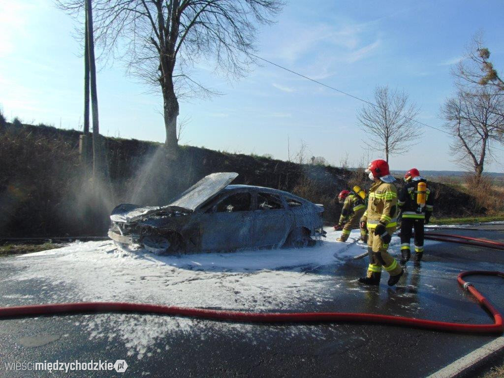 Pożar pojazdu i wypadek drogowy