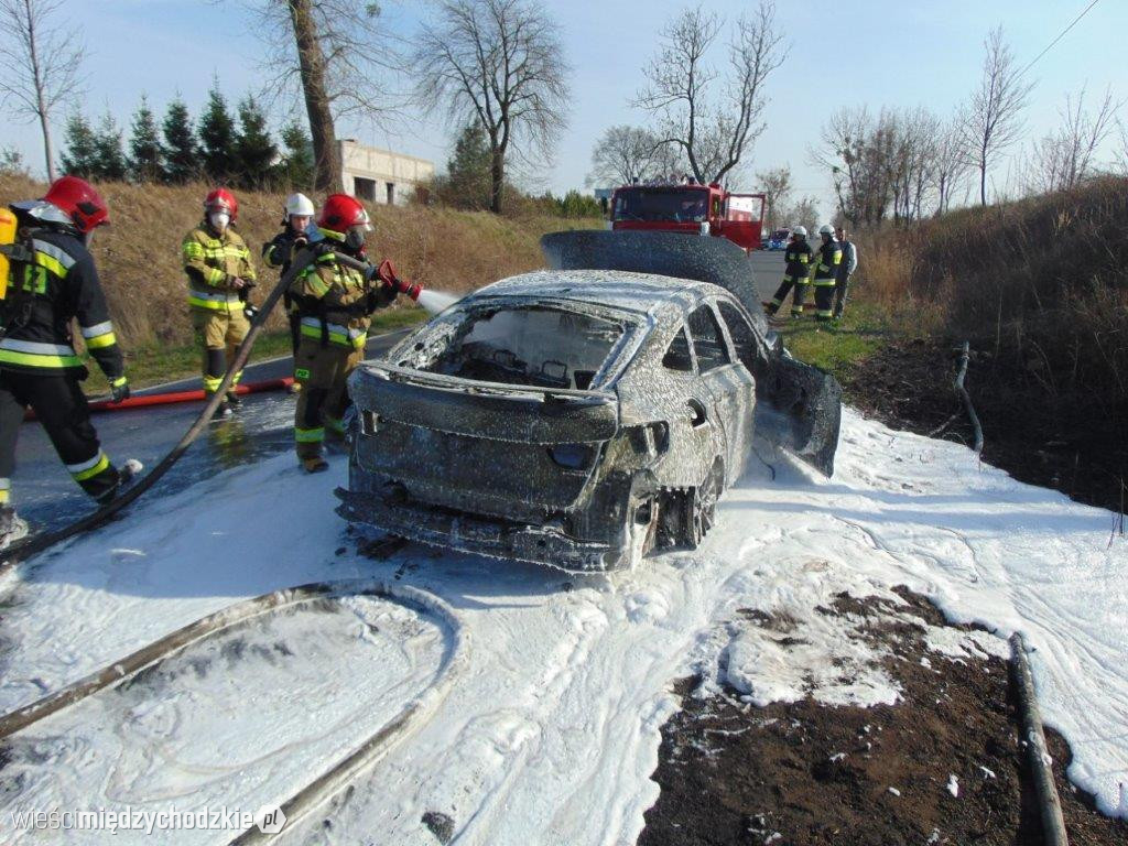 Pożar pojazdu i wypadek drogowy