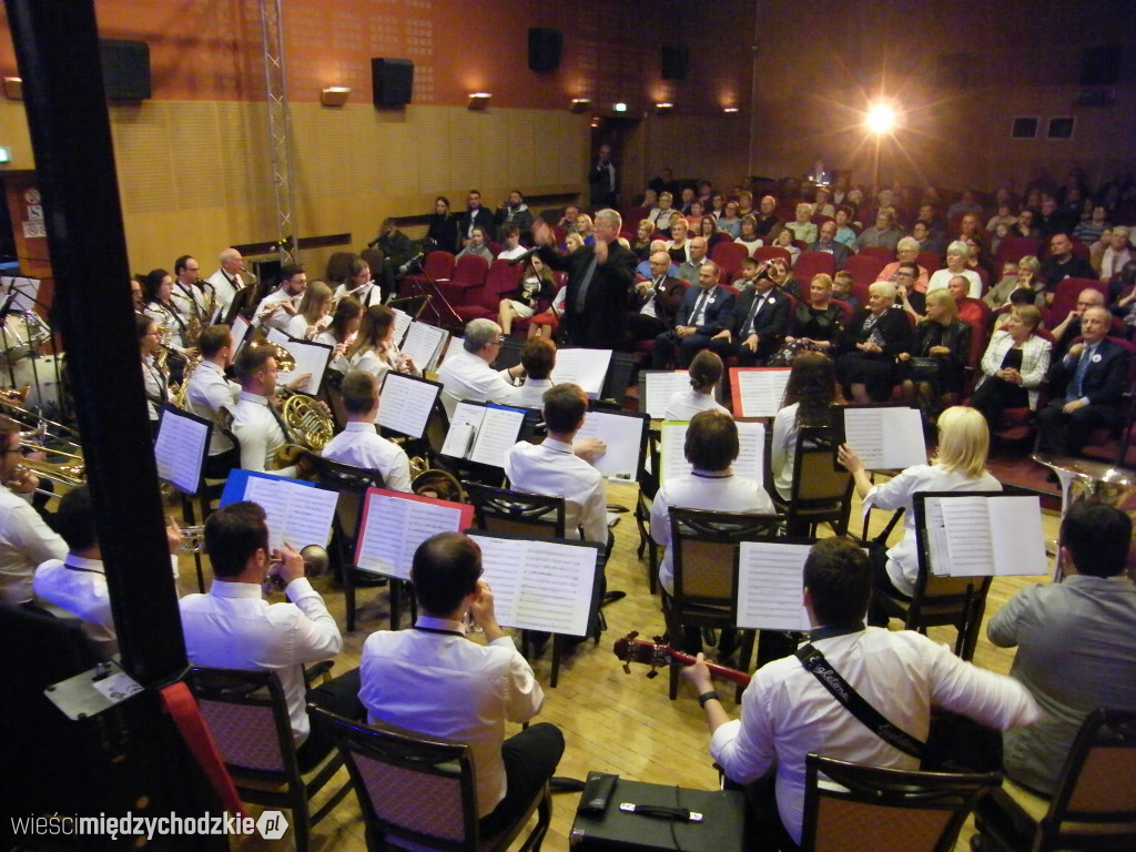 Koncert orkiestry z Ostricourt