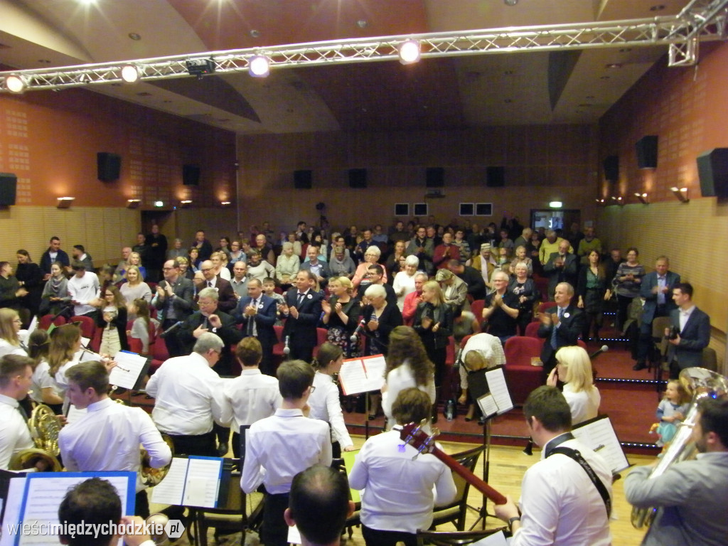 Koncert orkiestry z Ostricourt