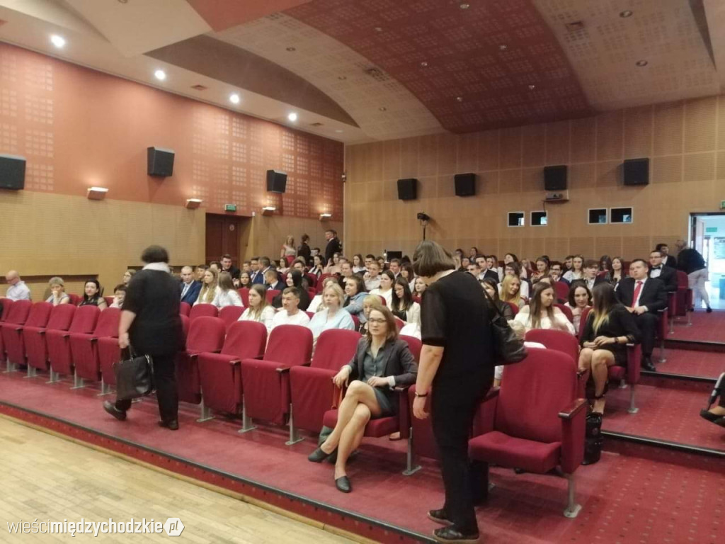 Maturzyści z Zespołu Szkół Technicznych