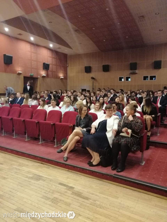 Maturzyści z Zespołu Szkół Technicznych