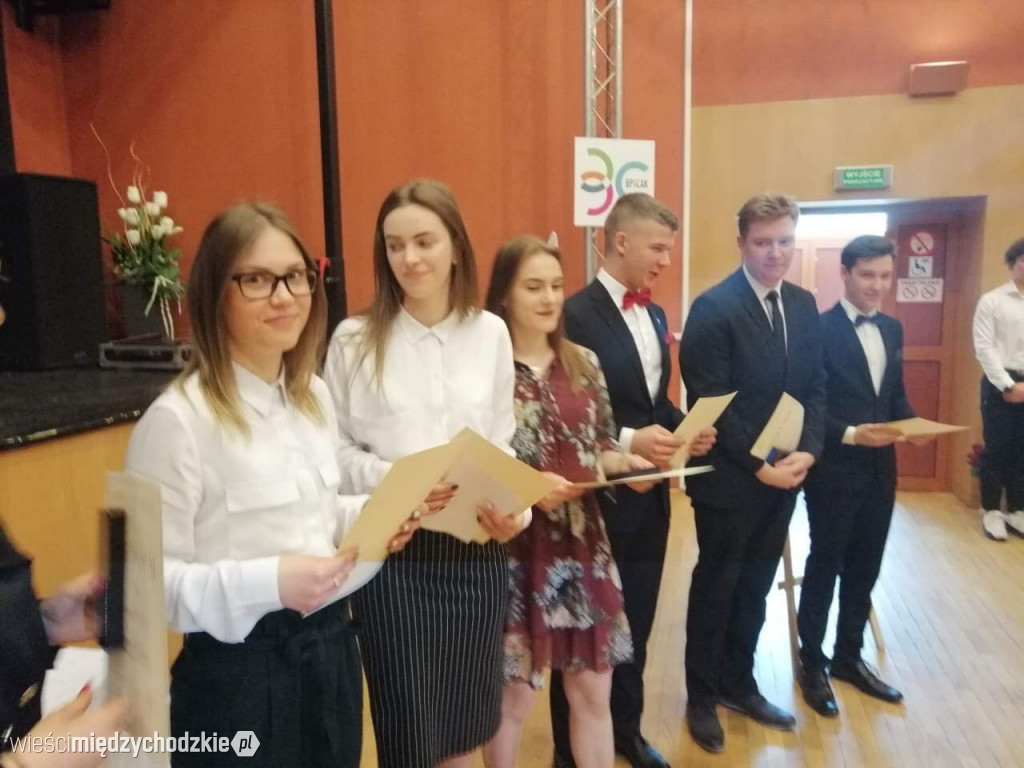 Maturzyści z Zespołu Szkół Technicznych