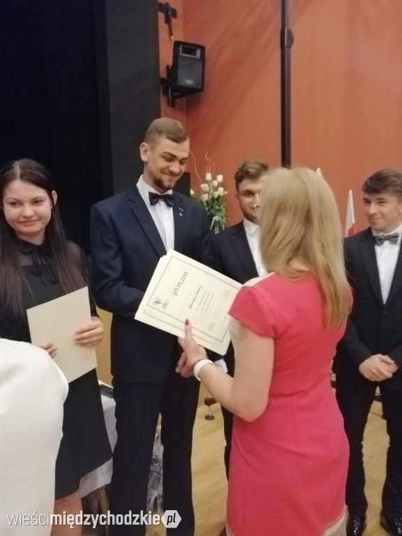 Maturzyści z Zespołu Szkół Technicznych