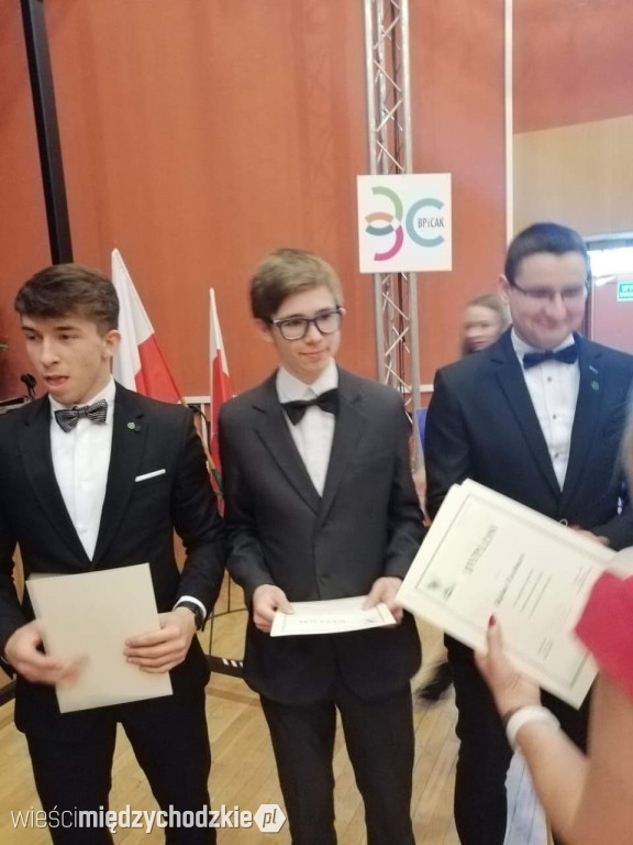 Maturzyści z Zespołu Szkół Technicznych