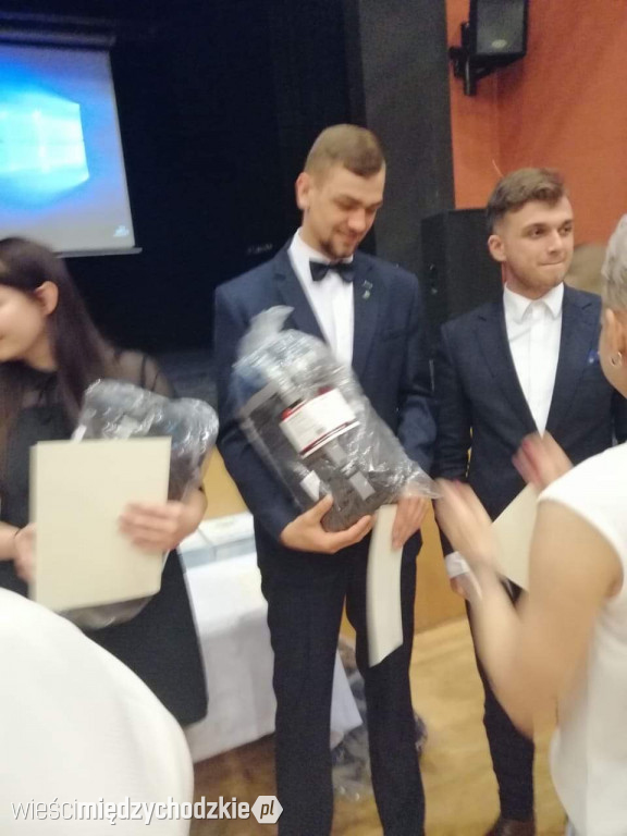 Maturzyści z Zespołu Szkół Technicznych