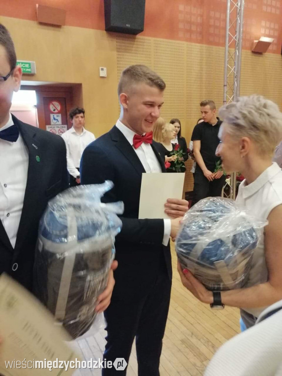 Maturzyści z Zespołu Szkół Technicznych