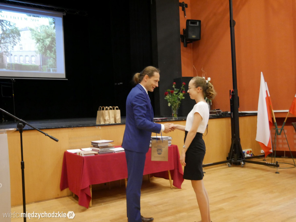 Międzychodzki Ogólniak żegna absolwentów