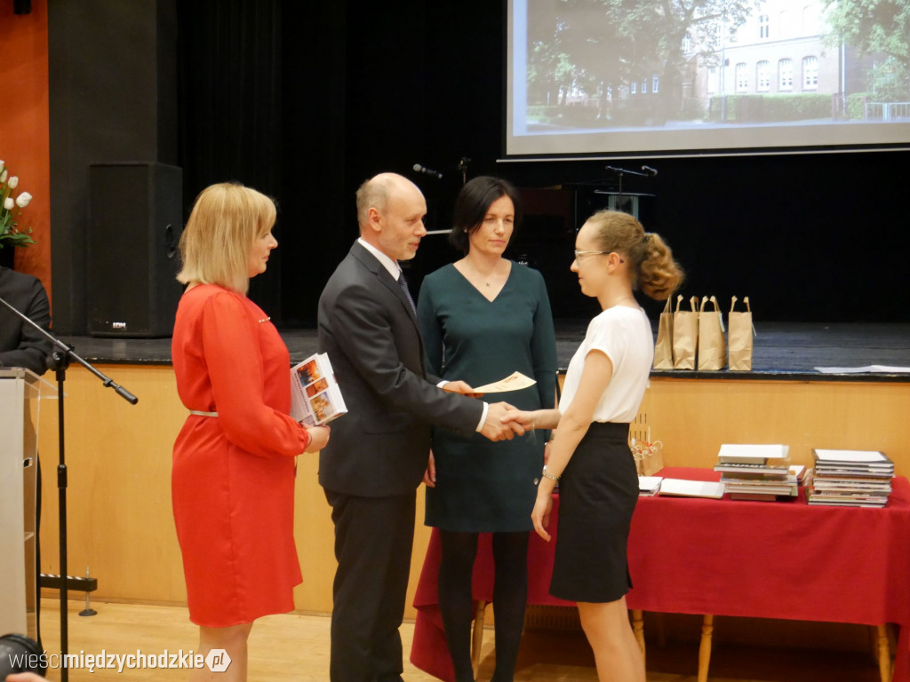 Międzychodzki Ogólniak żegna absolwentów