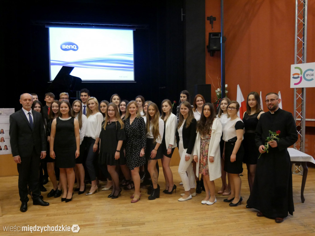 Międzychodzki Ogólniak żegna absolwentów