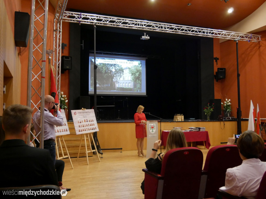 Międzychodzki Ogólniak żegna absolwentów