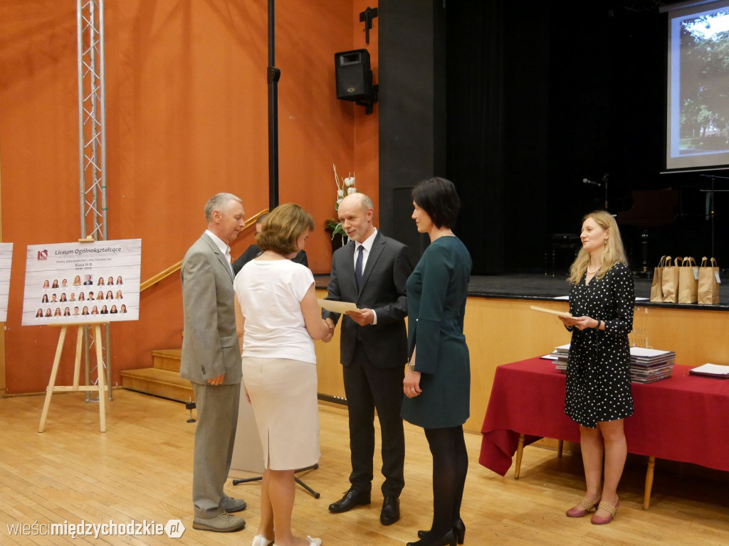 Międzychodzki Ogólniak żegna absolwentów