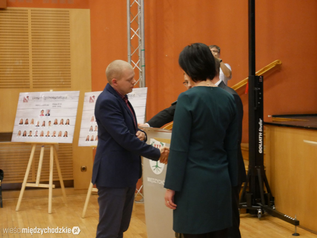 Międzychodzki Ogólniak żegna absolwentów