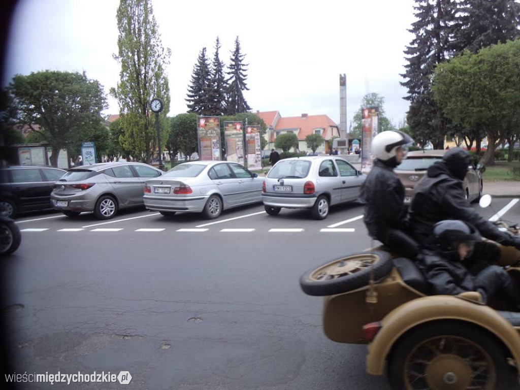 Parada motocyklistów w Sierakowie