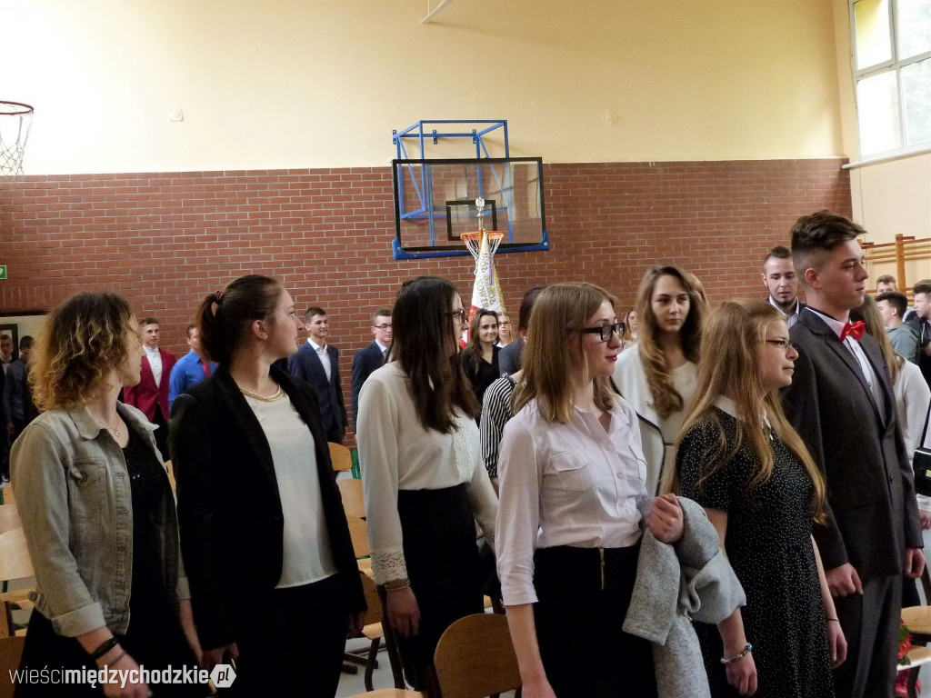 Maturzyści Zespółu Szkół w Sierakowie