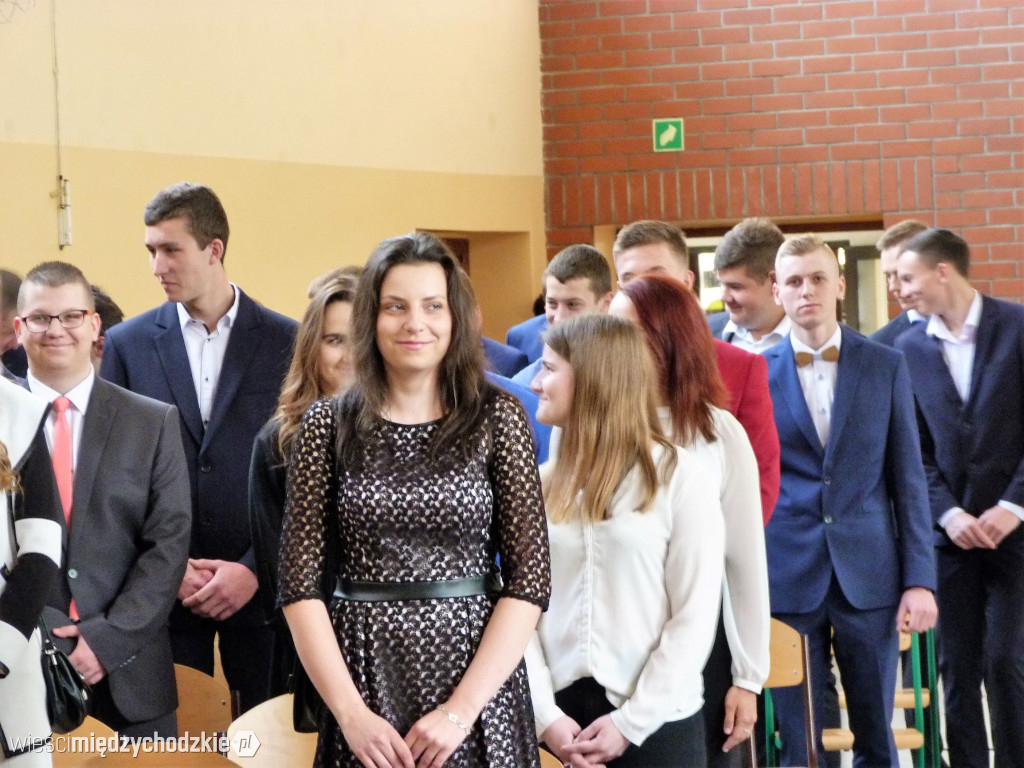 Maturzyści Zespółu Szkół w Sierakowie