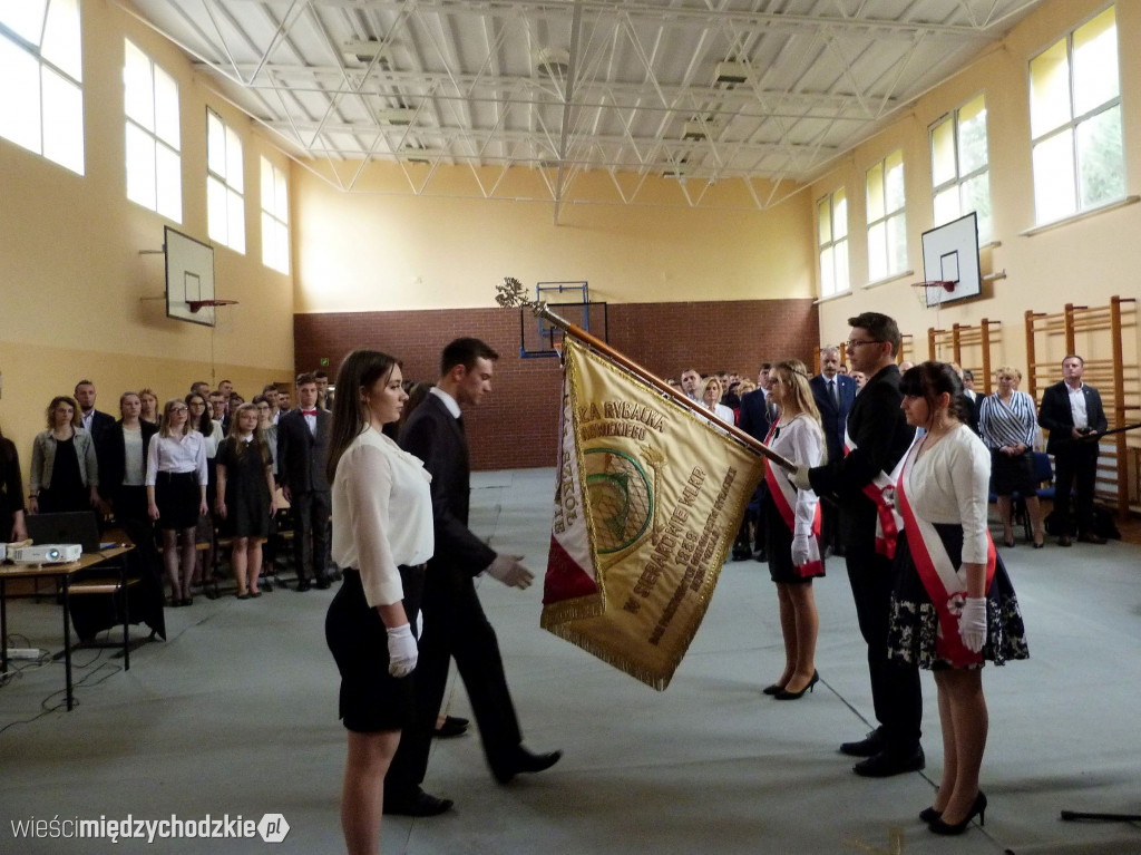 Maturzyści Zespółu Szkół w Sierakowie