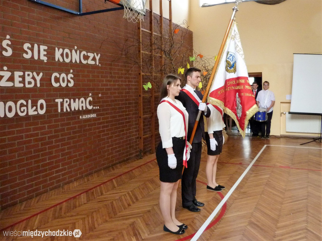 Maturzyści Zespółu Szkół w Sierakowie