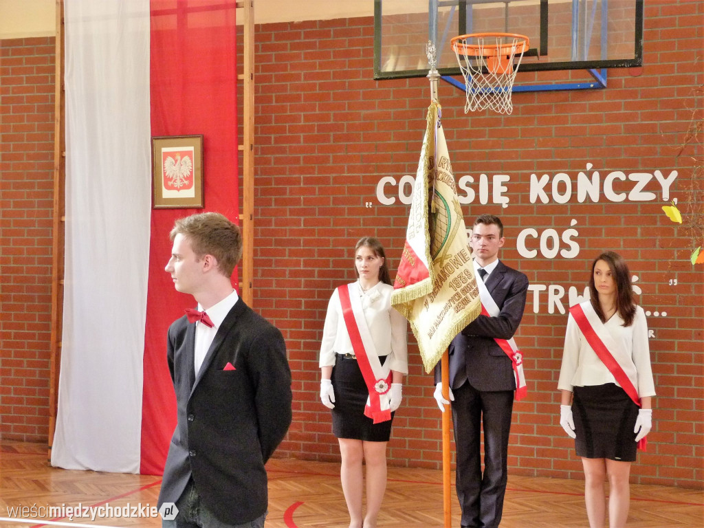 Maturzyści Zespółu Szkół w Sierakowie