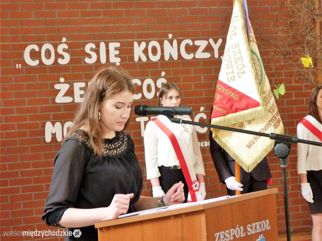 Maturzyści Zespółu Szkół w Sierakowie