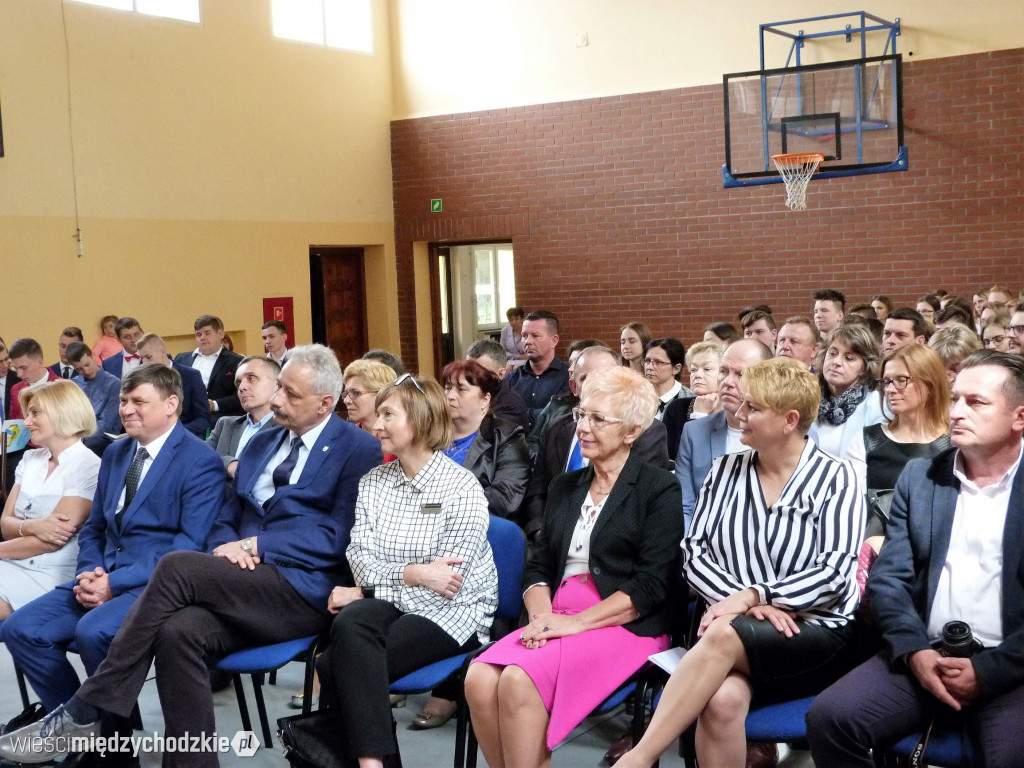 Maturzyści Zespółu Szkół w Sierakowie