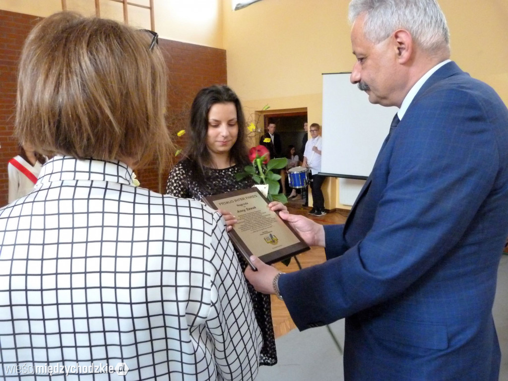 Maturzyści Zespółu Szkół w Sierakowie