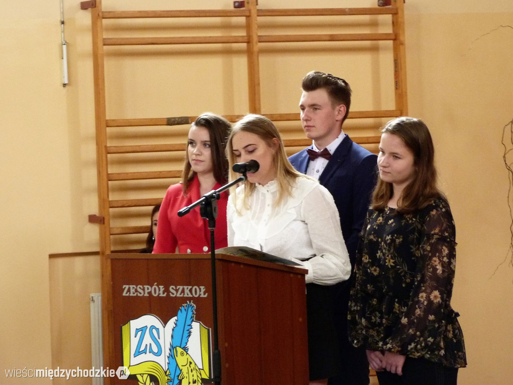 Maturzyści Zespółu Szkół w Sierakowie