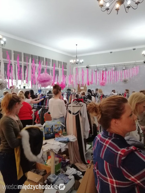 Wiosenne wietrzenie szaf w ArtCafe