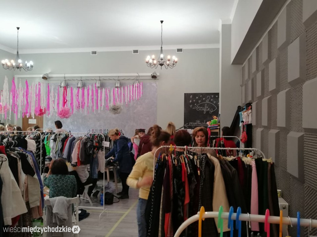 Wiosenne wietrzenie szaf w ArtCafe