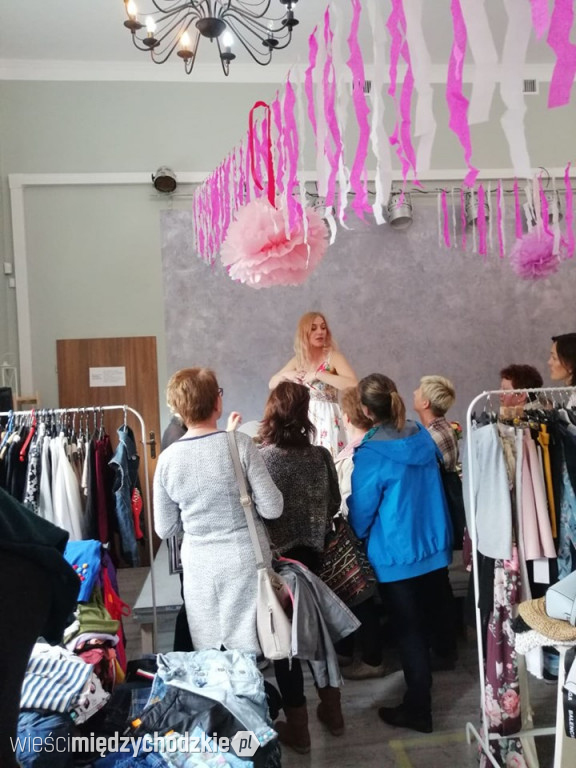 Wiosenne wietrzenie szaf w ArtCafe
