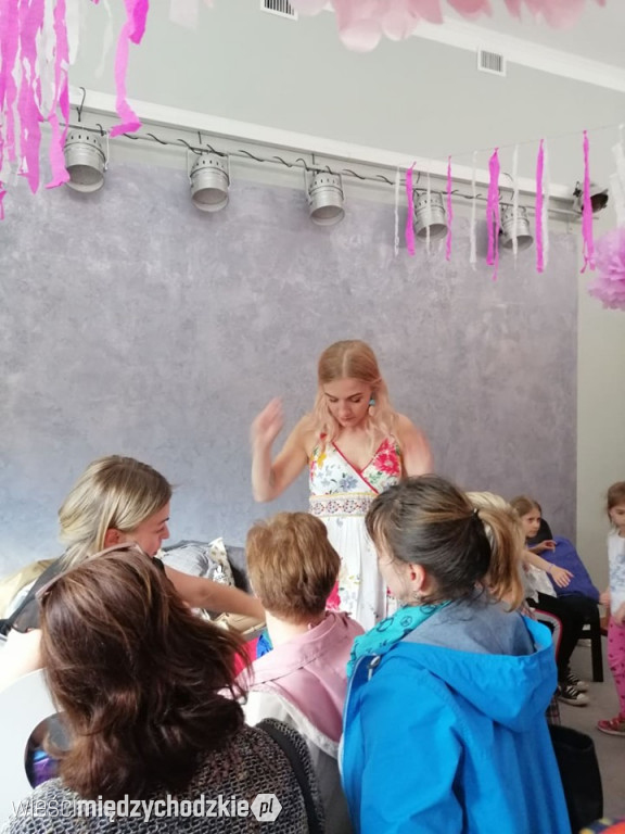 Wiosenne wietrzenie szaf w ArtCafe