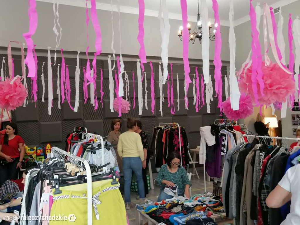 Wiosenne wietrzenie szaf w ArtCafe