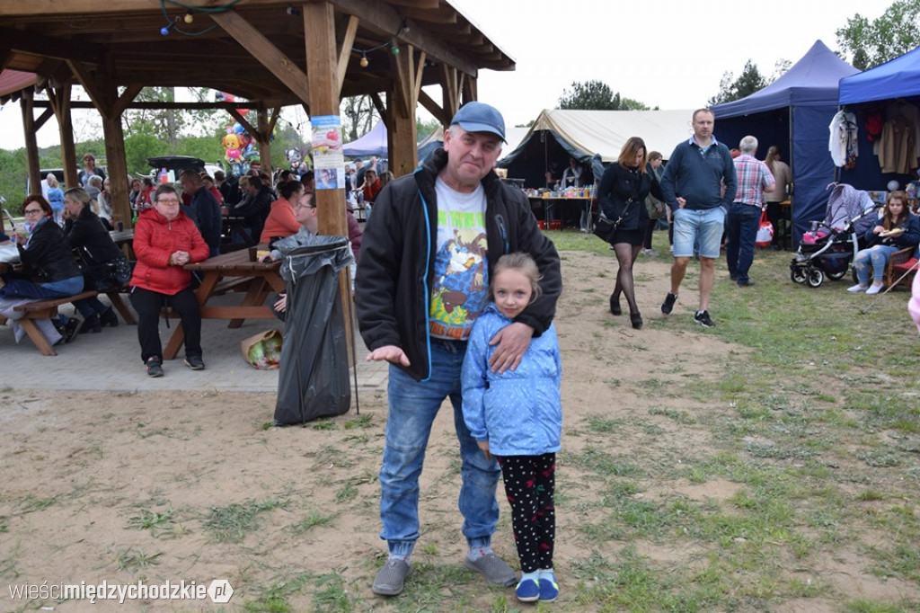 Piknik charytatywny w Łowyniu