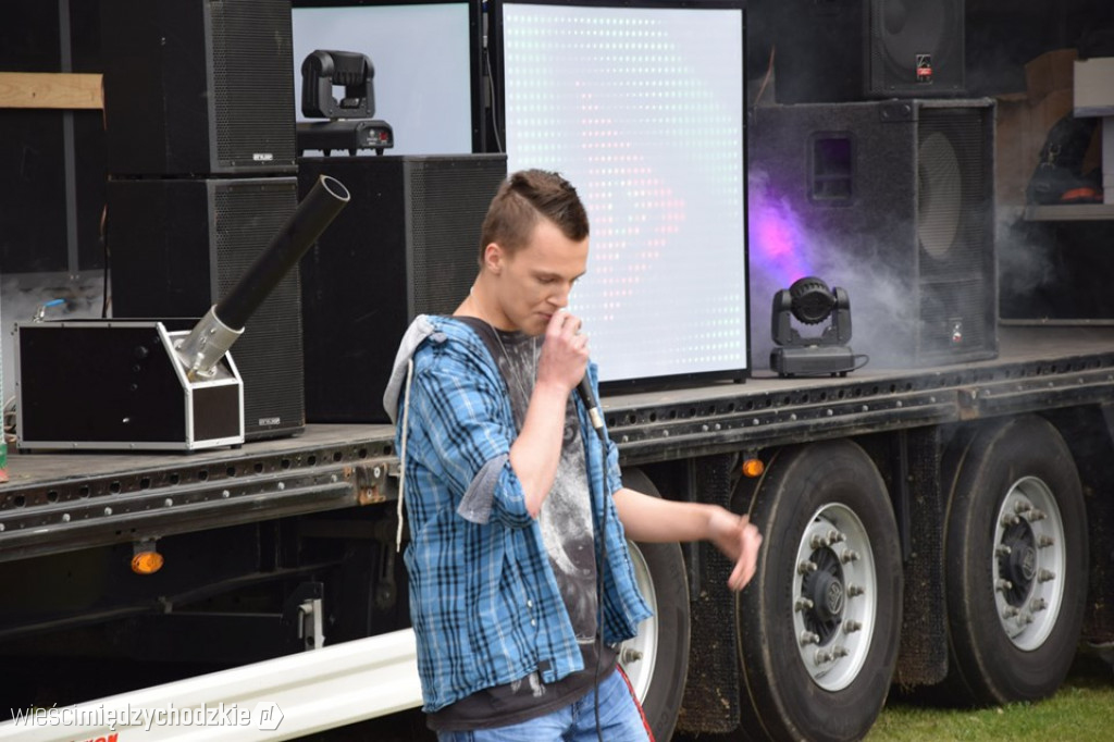 Piknik charytatywny w Łowyniu