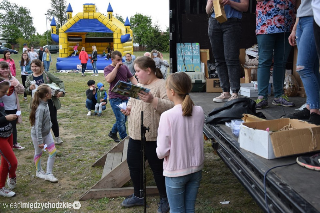 Piknik charytatywny w Łowyniu