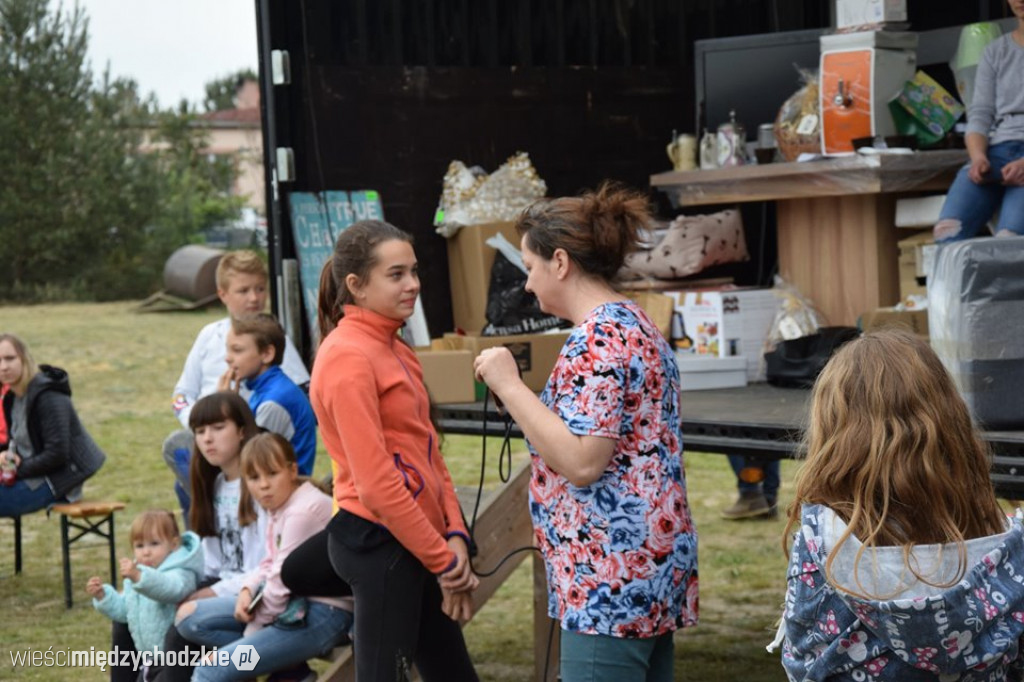 Piknik charytatywny w Łowyniu