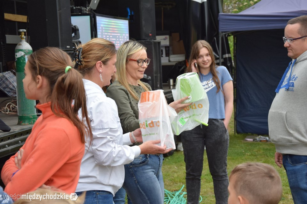 Piknik charytatywny w Łowyniu