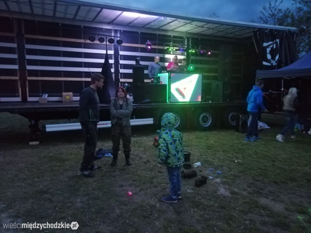 Piknik charytatywny w Łowyniu